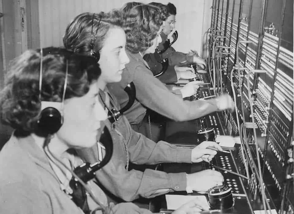 women switchboard operators during World War 2 era